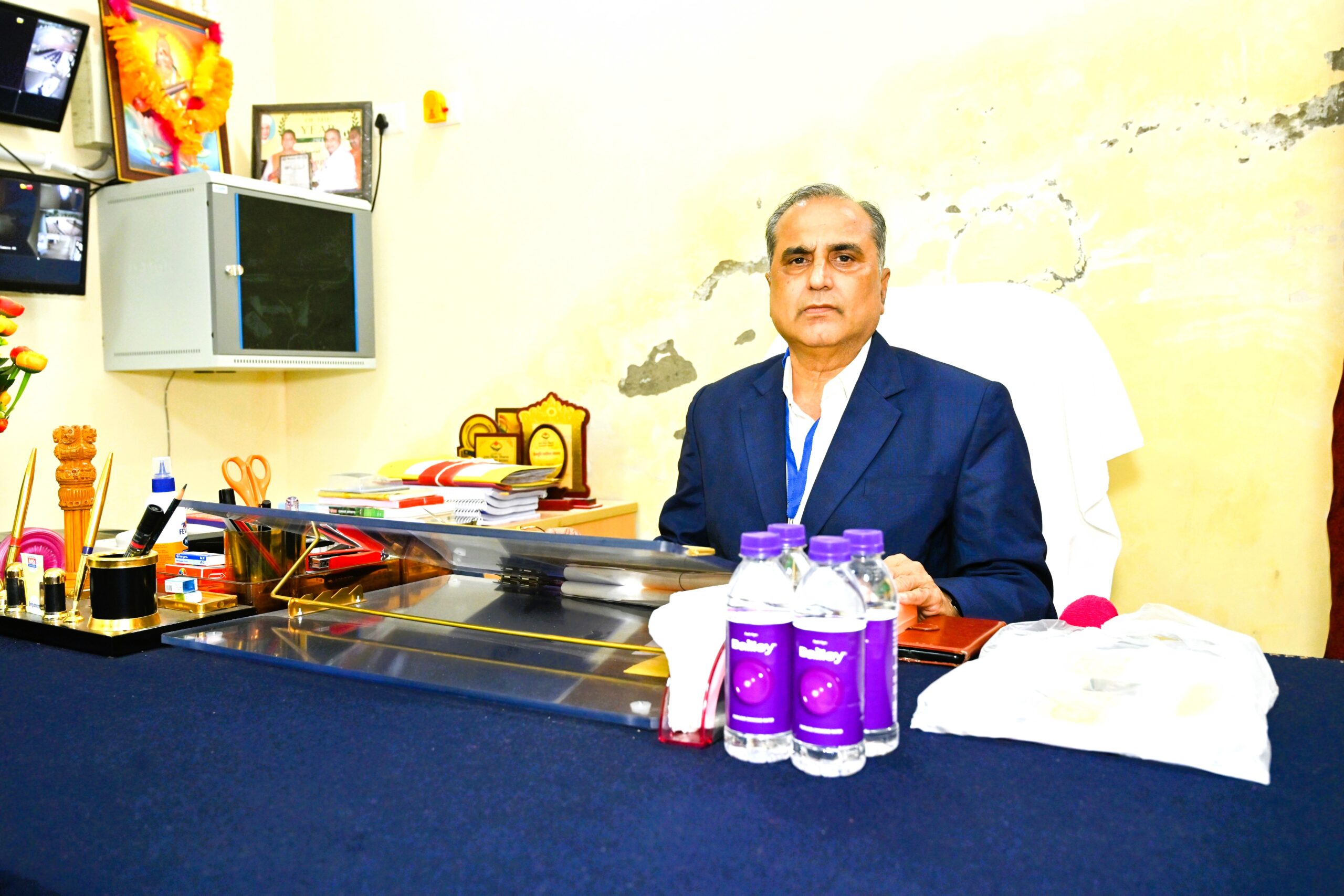 Prof. (Dr.) Vijay Kumar Agarwal Principal